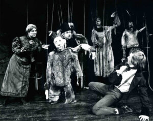 Performers on stage in The Three Penny Opera 1971