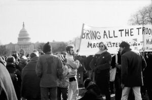 Macalester students in front of the Capitol at November, 1969, March on Washington