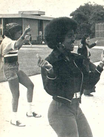 1973_cheerleaders